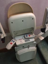 Almost new Acorn chairlift