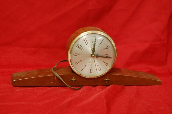 Mid Century Electric Mantle Clock