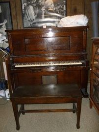 Beautiful WORKING Player Piano