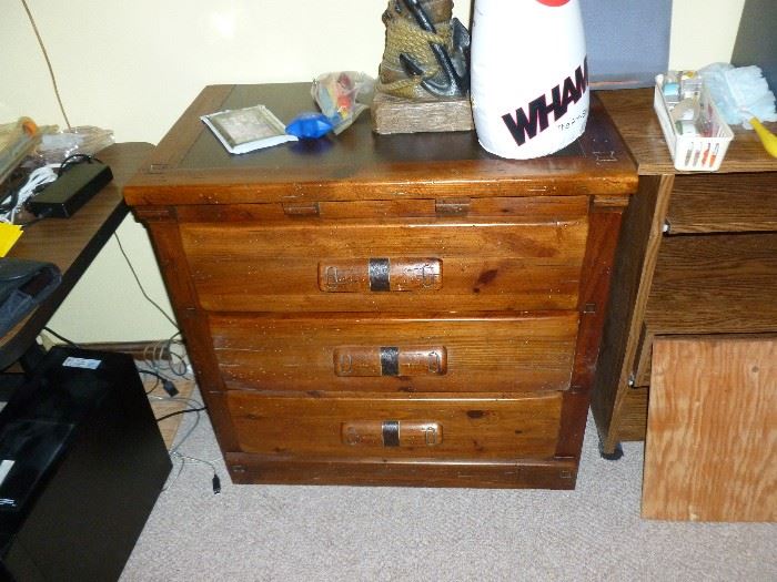 3-Drawer chest w/leather trim