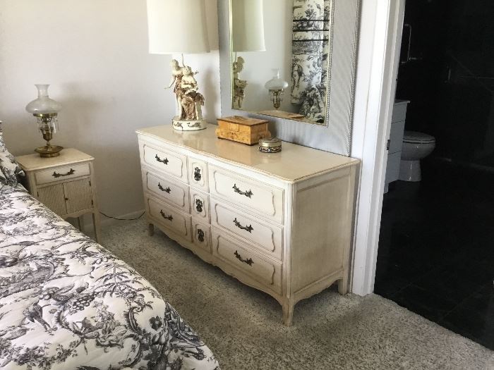 Dresser $400
