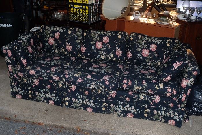 Sofa in new condition.  Has matching love seat.