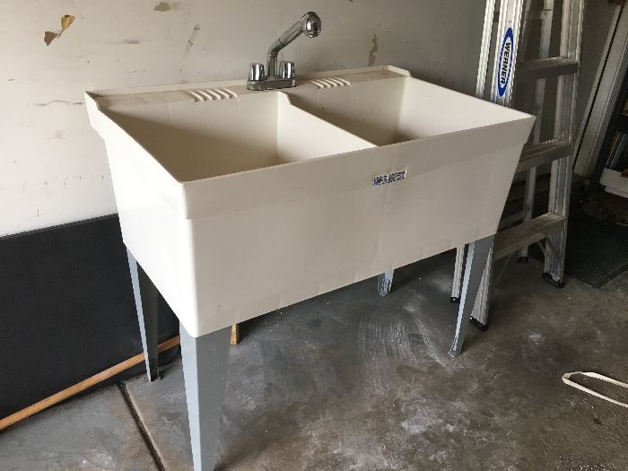 Double laundry sink