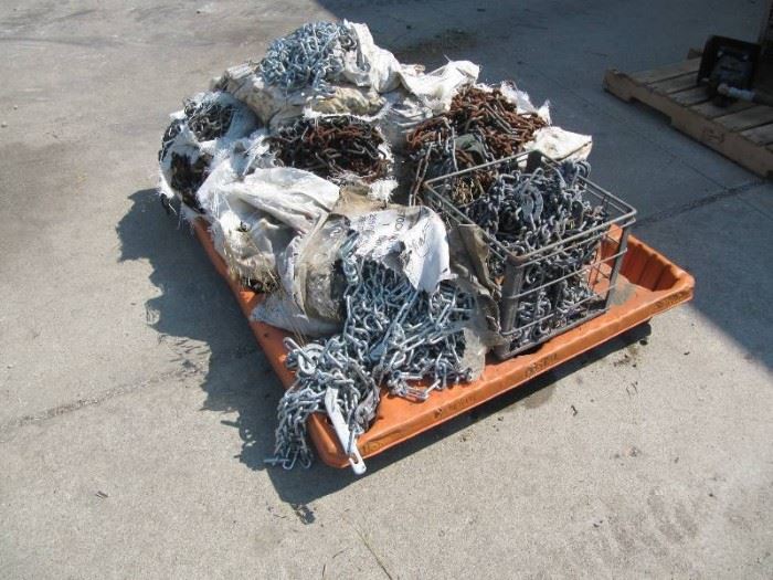 PALLET FULL OF 11X22.5 11X24.5 TIRE CHAINS NEW