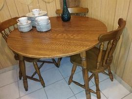 Kitchen table w 3 chairs