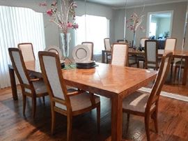 DINING TABLE & CHAIRS