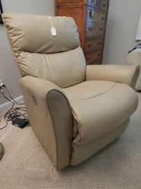 POWER LEATHER RECLINER