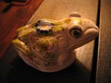 ceramic hand painted frog (Italy)