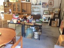 Decor, brick a brac