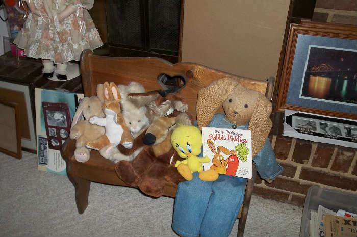 Small bench & stuffed animals