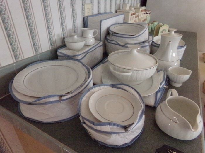 Full Set of Thomas Dish Ware