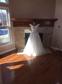 Wedding Gown $125 size 3/6