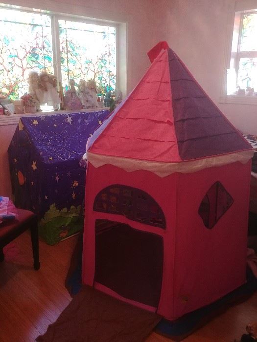 Kid's castle playset and Winnie the Pooh play tent