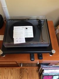  Rega Planar 1 Turntable