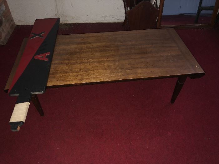 MID-CENTURY COCKTAIL TABLE
