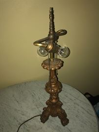TOP VIEW OF METAL TABLE LAMP BASE FOR TIFFANY TYPE DRAGONFLY LAMP