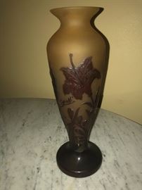 CLOSE UP VIEW OF QUALITY GLASS GALLE VASE