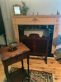 Antique Mantle / 1-Drawer Stand / Rugs