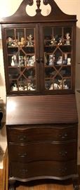 Chest display with desk