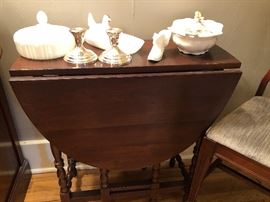 Drop leaf table. Fenton items.