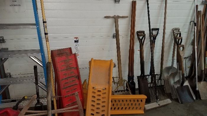 Large selection of tools!!