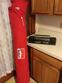 Hammock and Sanyo Small Boombox     http://www.ctonlineauctions.com/detail.asp?id=738888