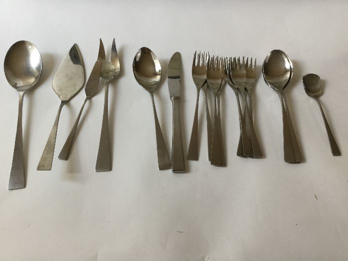  MCM Herosil Pyramid Stainless Flatware (Germany)	    http://www.ctonlineauctions.com/detail.asp?id=738946