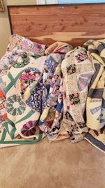 Antique and vintage quilts