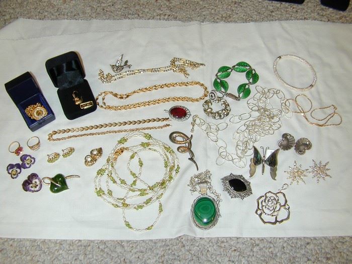 Silver & Gold Jewelry - tons more to sort through!
