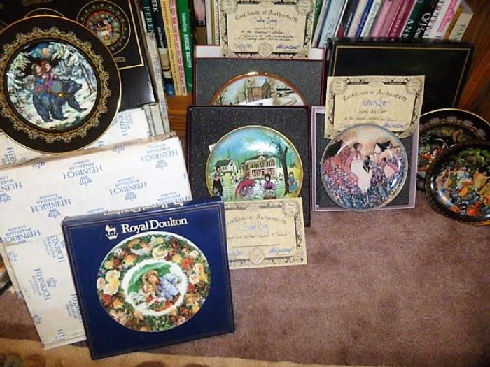 Many collector plates (also in boxes)