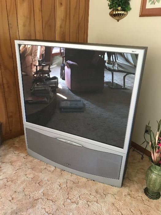 Large screen RCA TV