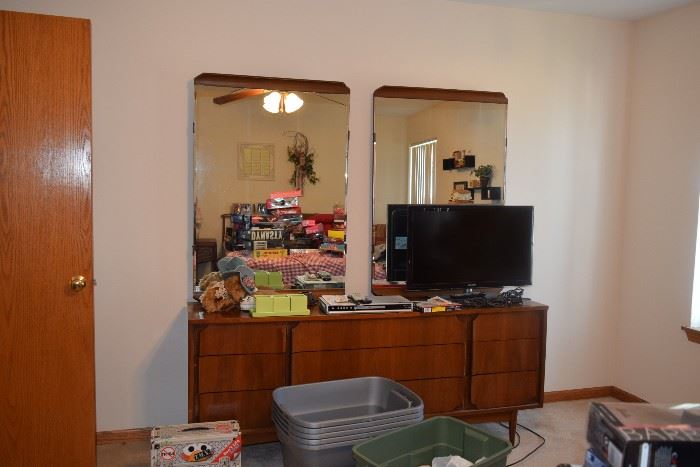 Vintage Dresser with two mirrors