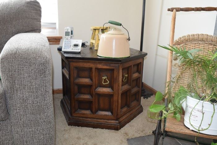 Side table and vintage tea pot