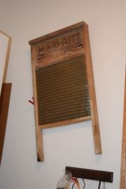 Vintage Maid-Rite washboard