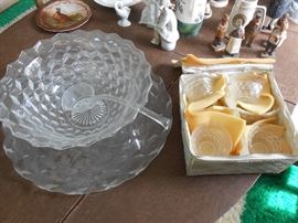 There are 12 Fostoria cups included