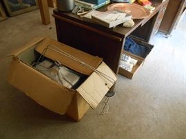 Large cooking covered dish