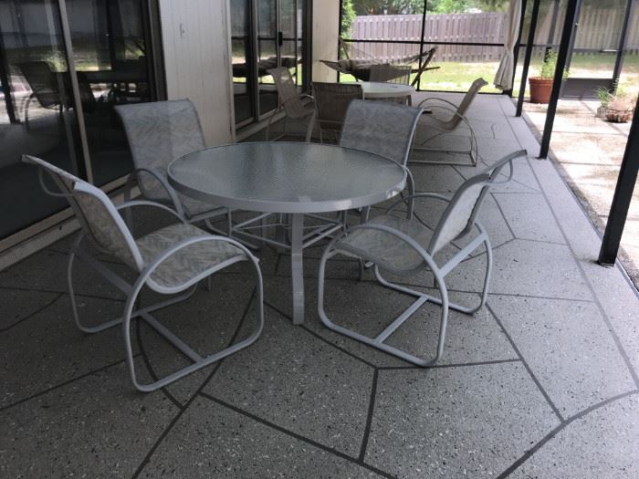 2 sets of outdoor furniture