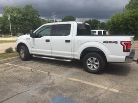 2015 Ford F150 XLT 4door full extended cab pick up 51,000 miles tow package 4X4“ excellent condition one owner text message 847-363-4814 $26,000 or offer *BUY IT NOW**