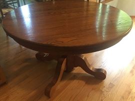 Round oak table $200 * Buy it NOW PAYPAL