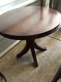 Round side table 30–$25 dollars buy it now PAYPAL
