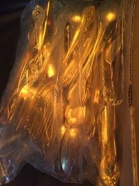 Gold plates flatware set for 12