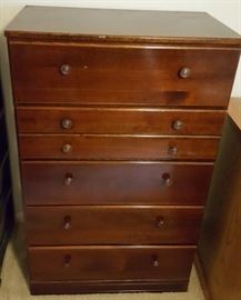 5 drawer dresser https://ctbids.com/#!/description/share/32224