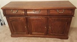 Buffet cabinet https://ctbids.com/#!/description/share/32205