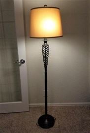 Floor Lamp      https://ctbids.com/#!/description/share/32375