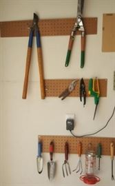 Garden Tools https://ctbids.com/#!/description/share/32174