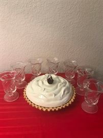 Hershey's Kiss Pie Server and Sundae dishes https://ctbids.com/#!/description/share/32245
