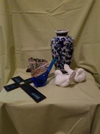 Misc. Decor https://ctbids.com/#!/description/share/32286