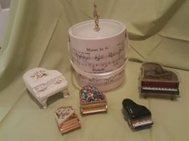 Music Box & Decor Set https://ctbids.com/#!/description/share/32370