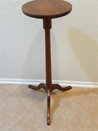 Plant Stand https://ctbids.com/#!/description/share/32242