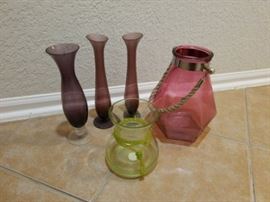 Vase Lot
https://ctbids.com/#!/description/share/32371